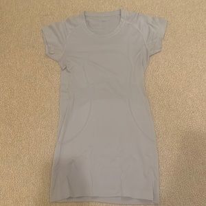 Swiftly Tech Short-Sleeve Shirt very light purple